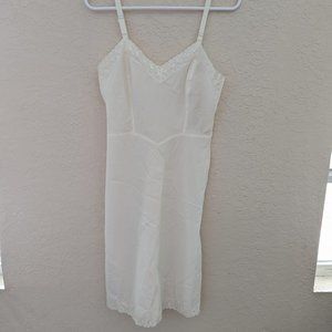 Vintage Barbizon White Slip Dress Floral Trim Embroidered Gold Label Size 11